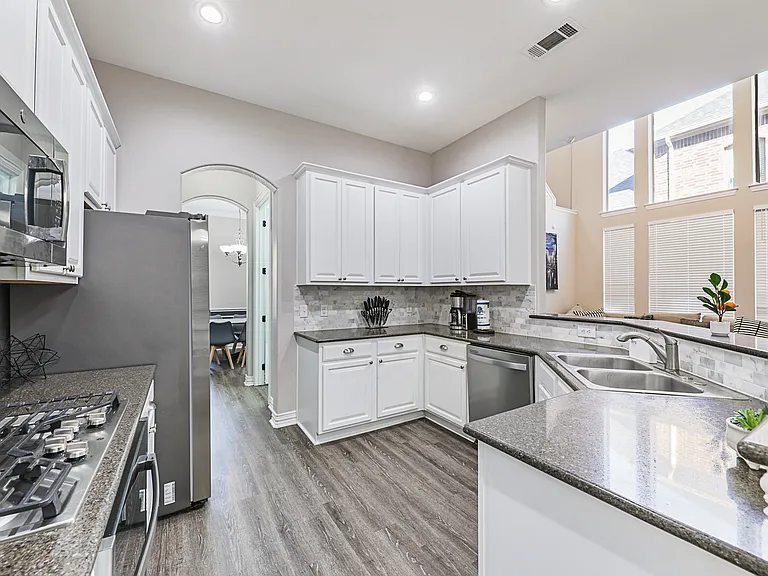 1460 Bristol Ln — Photo 15