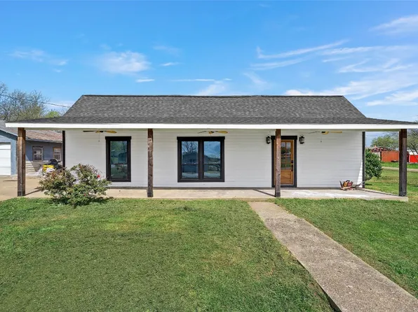 303 E Treadwell St, Aquilla, TX 76622