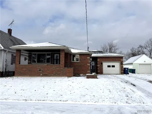 2910 Ontario Ave, Niagara Falls, NY 14305