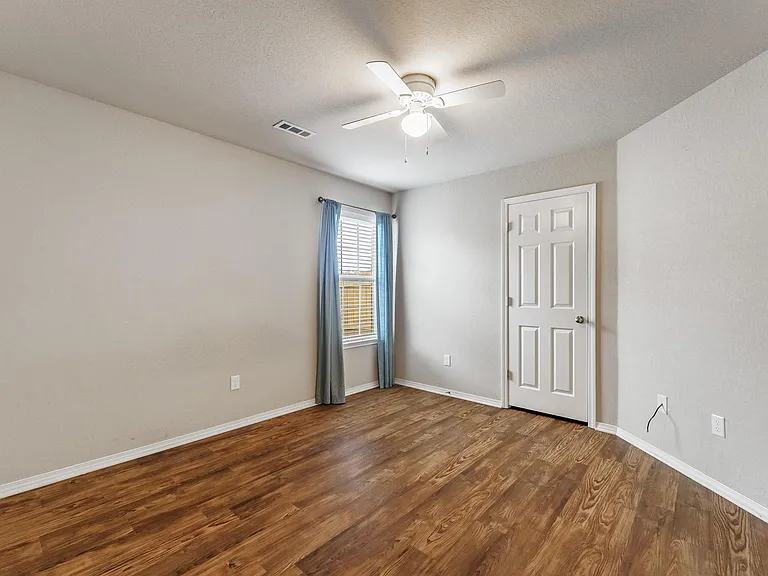 530 Lasso Ln — Photo 15