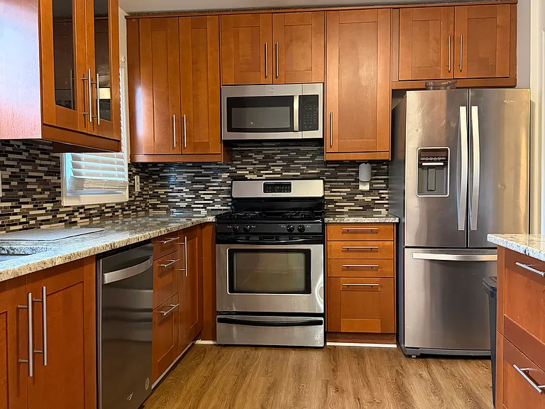 874 Baltimore Pl SW — Photo 4