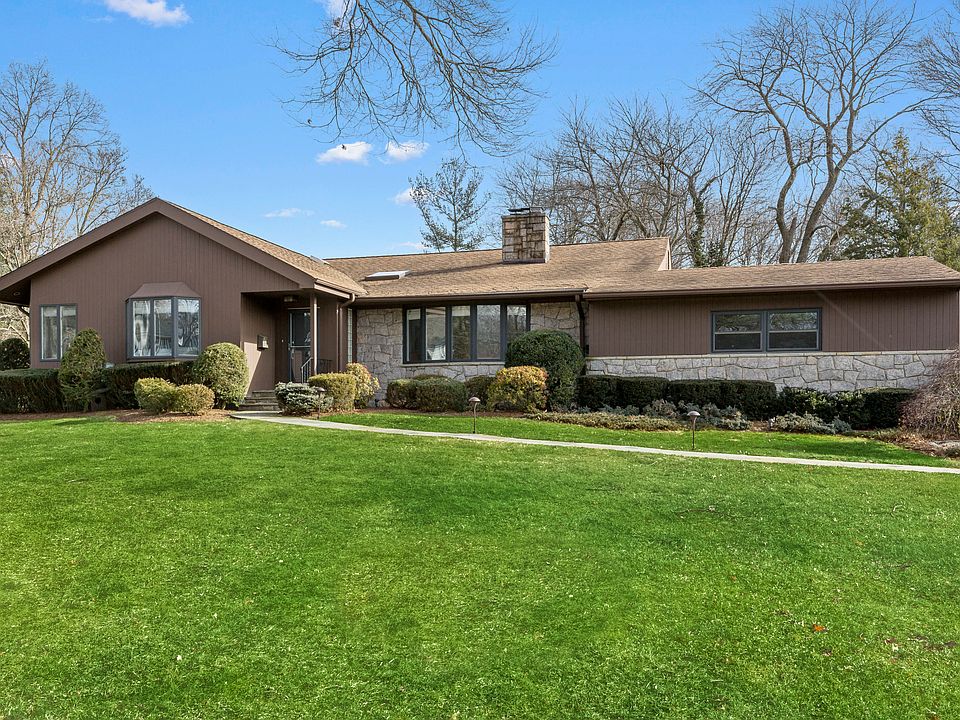 1st image of 15 Stonewall Ln