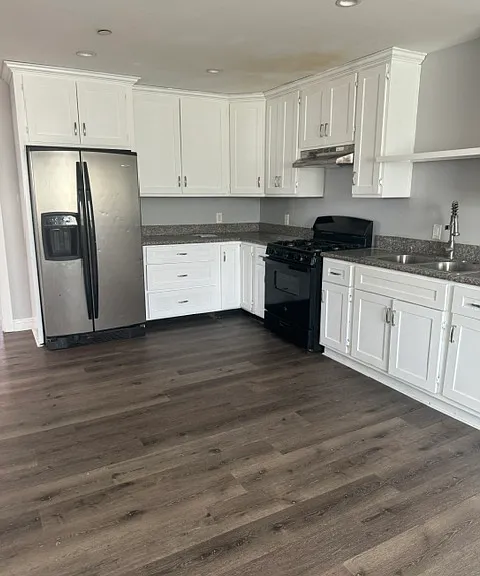 3019 S Cloverdale Ave #8 — Photo 2