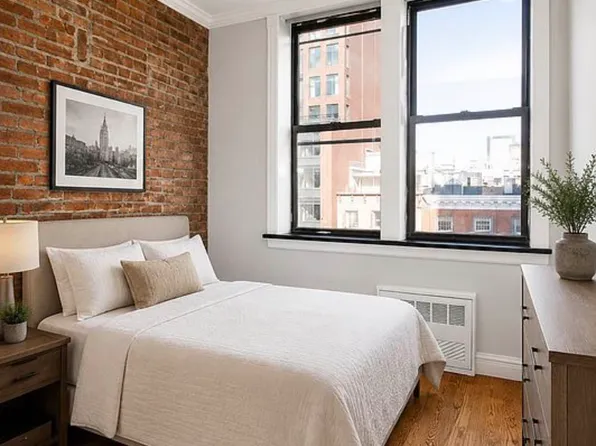 239 West 14th Street image 1 of 4