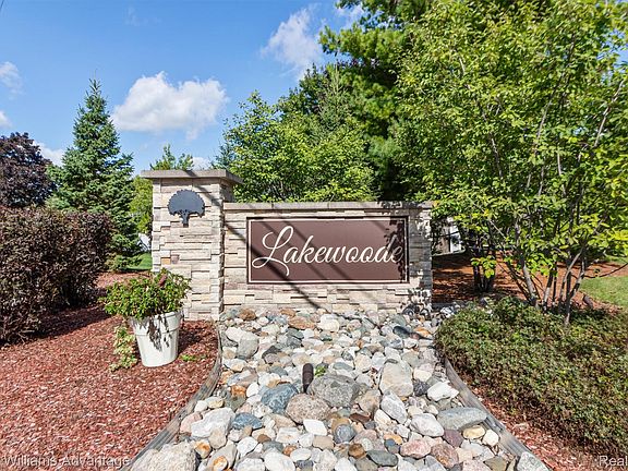 2nd image of 22627 Cranbrooke Dr