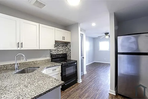 891 North Ave #7 — Photo 2