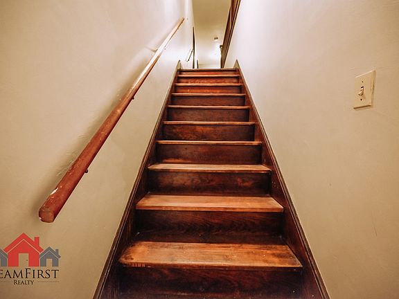 2nd image of 205 N Maple St APT 101