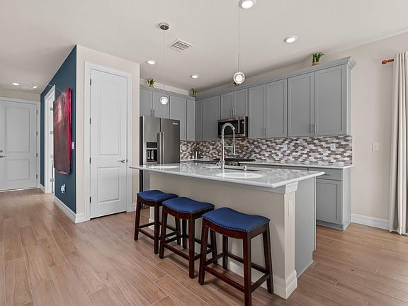 3rd image of 4658 Pinehurst Trail