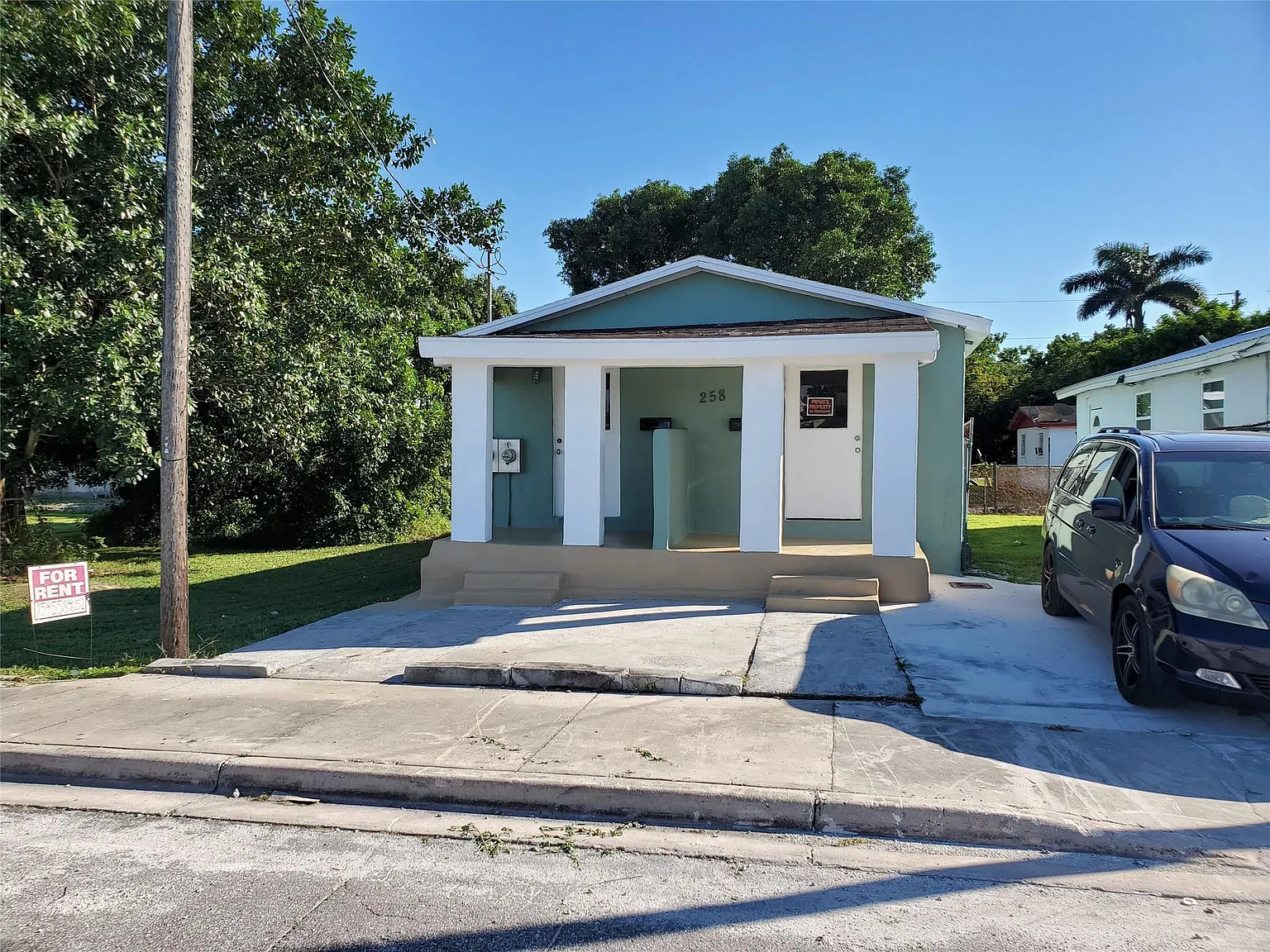 2 bed, 1.0 bath, $895 — Photo 1