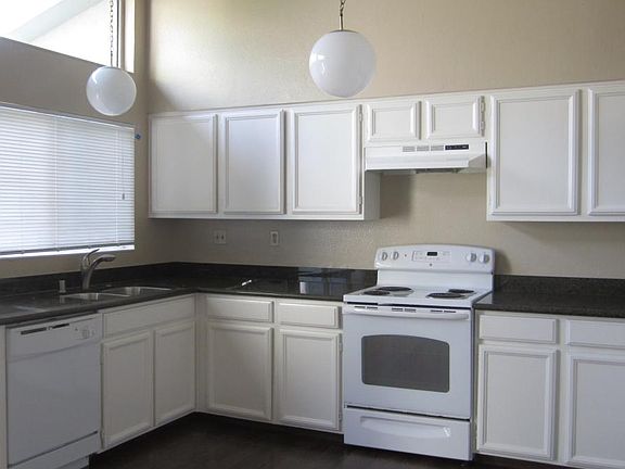 2nd image of 1261 Corsica Ln