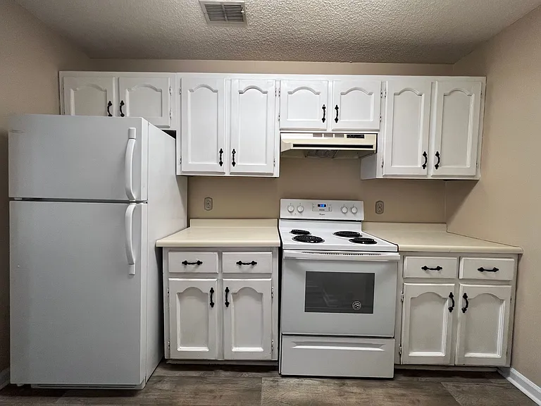 2505 W Broad St #422 — Photo 6