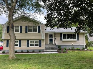 94 Kirkwood Rd, West Hartford, CT 06117