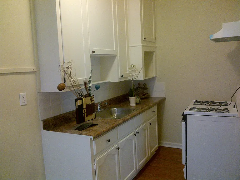 730 S Catalina St — Photo 23