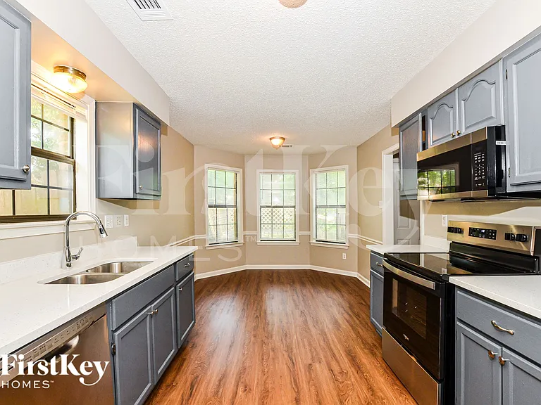 4538 Kings Grant Dr — Photo 9