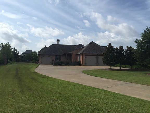 3rd image of 4825 Porter Cir