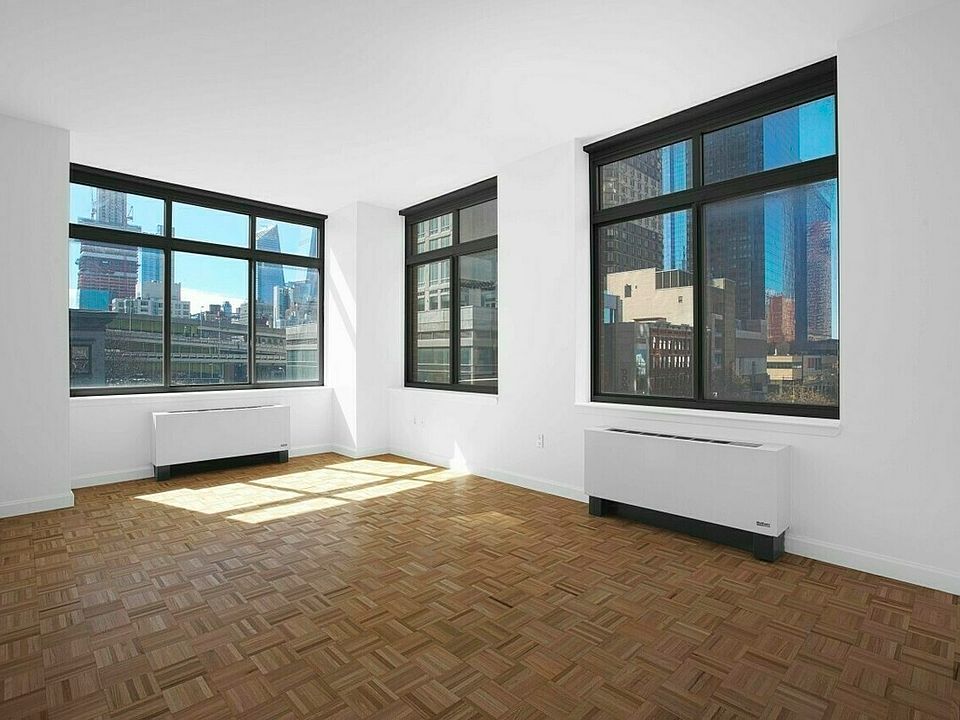 1st image of 360 W 43rd St APT S3e