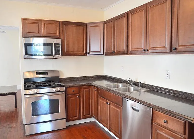 303 S Beech St — Photo 3