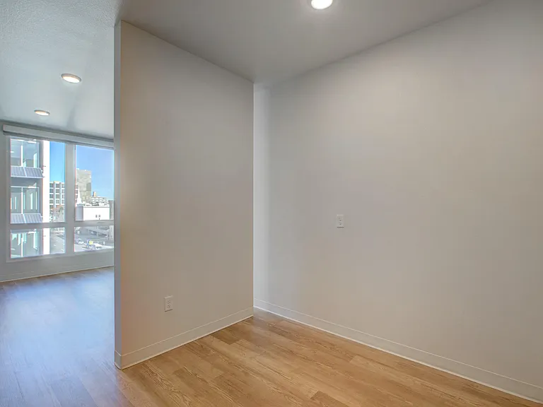 757 Grant — Photo 111