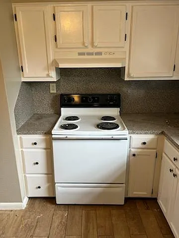 1023 Chitwood St — Photo 8