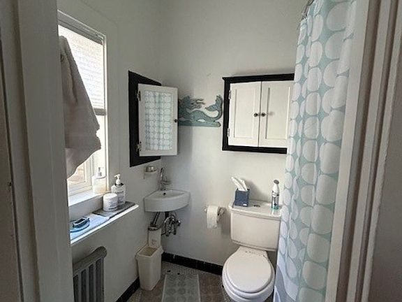 4th image of 127-135 Almond St #135-8