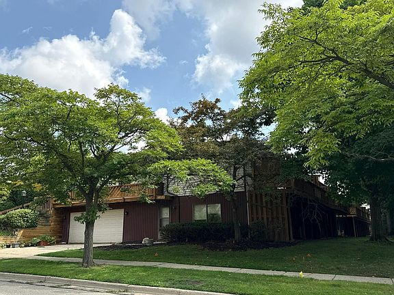 2nd image of 2160 Saginaw Rd SE