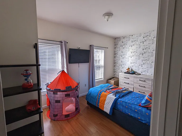 56 Oak St — Photo 14