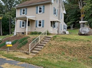 15 Sharrer Mill Rd, New Oxford, PA 17350