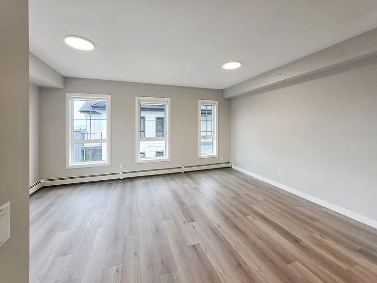 100 Banister Dr — Photo 3
