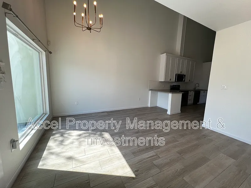 3 bed, 2.0 bath, 1340 sqft, $1,175 — Photo 3