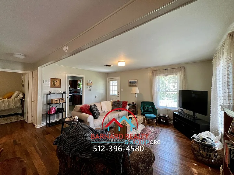 1007 N Lbj Dr — Photo 5