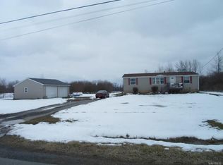 9455 Chestnut Ridge Rd, Middleport, NY 14105