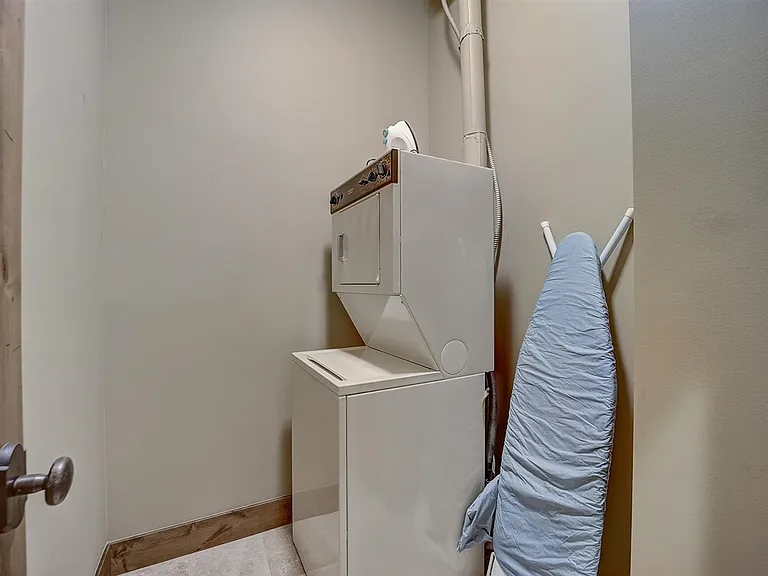 7580 Royal St E #33 — Photo 19