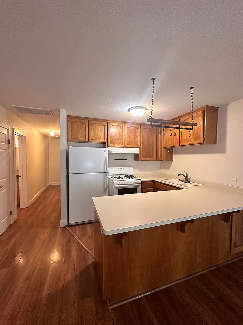 12th & E St 4-Plex — Photo 2