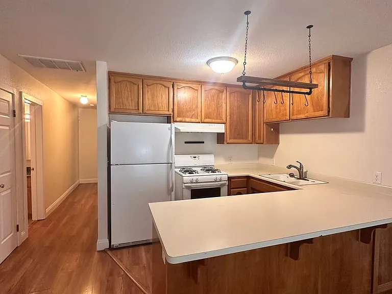 12th & E St 4-Plex — Photo 2
