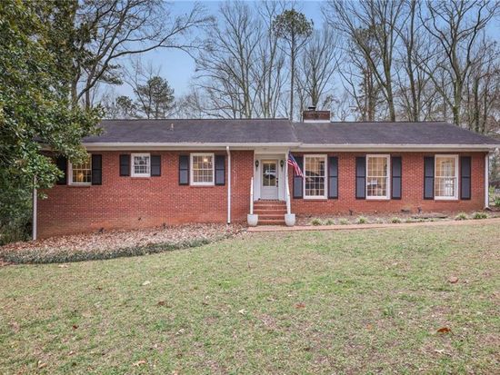 827 Hickory Dr SW, Marietta, GA 30064