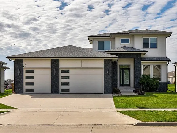 1304 SW 7th St, Grimes, IA 50111