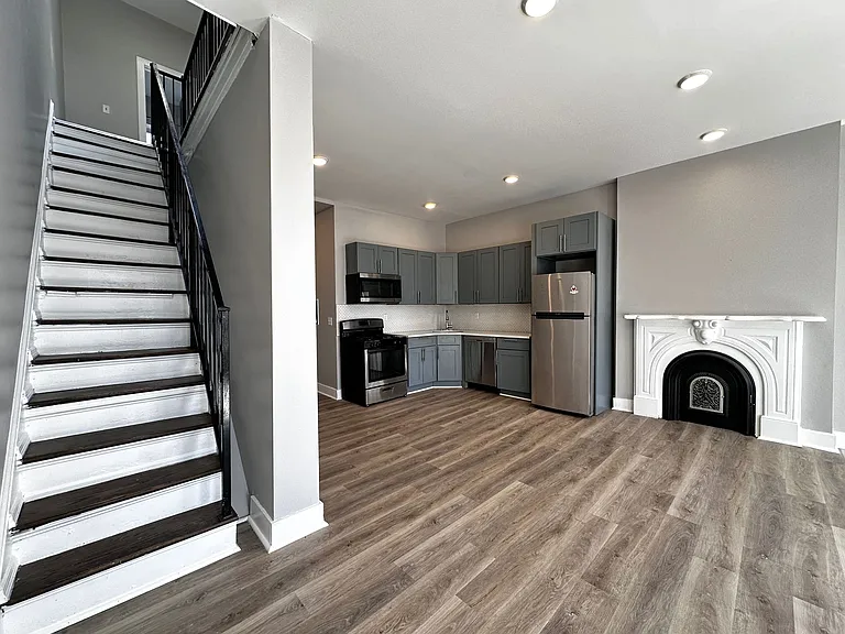 372 Forrest St #2E — Photo 4