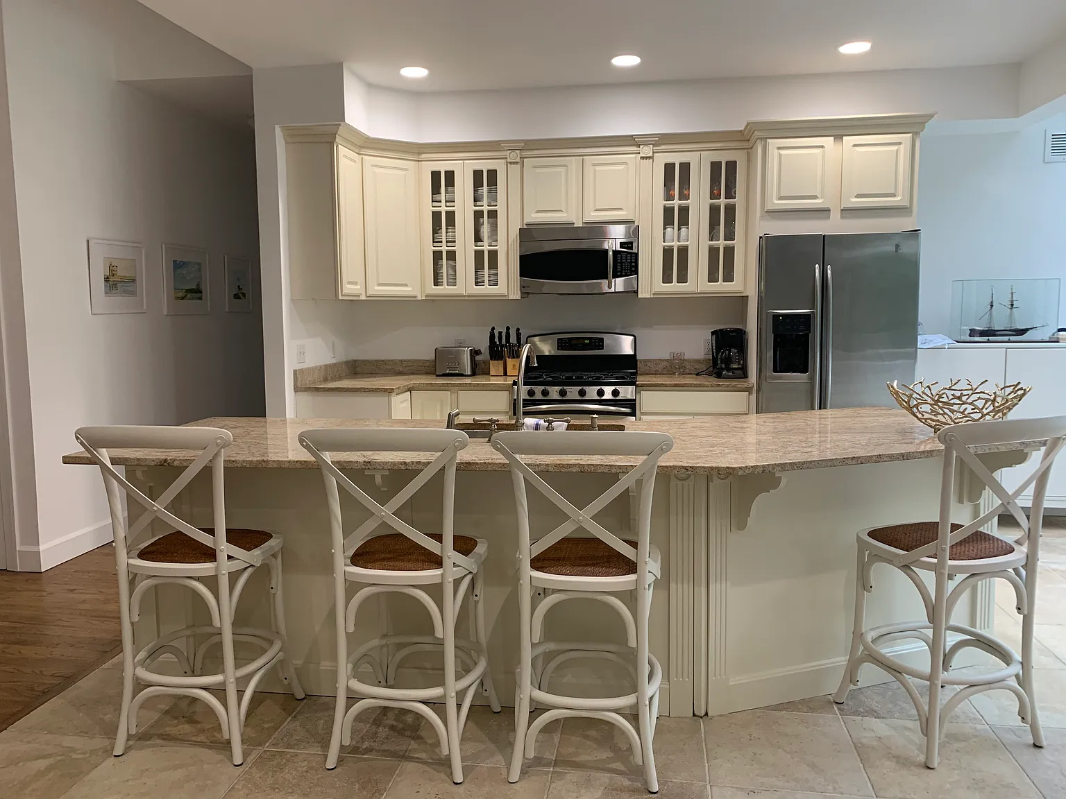 East Hampton Clearwater Beach Newly Renovated- pool/walk to beach — Photo 4