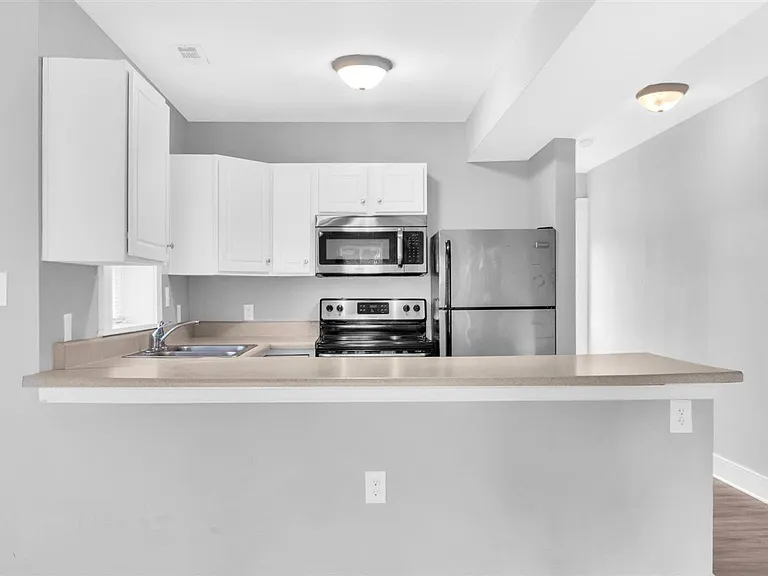 1834 Parkwood Ave — Photo 7