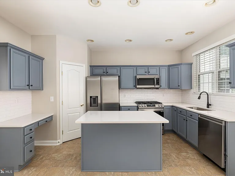 7579 Great Swan Ct — Photo 3