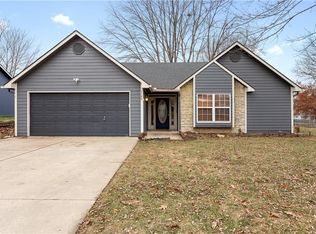 1180 S Bury St, Tonganoxie, KS 66086