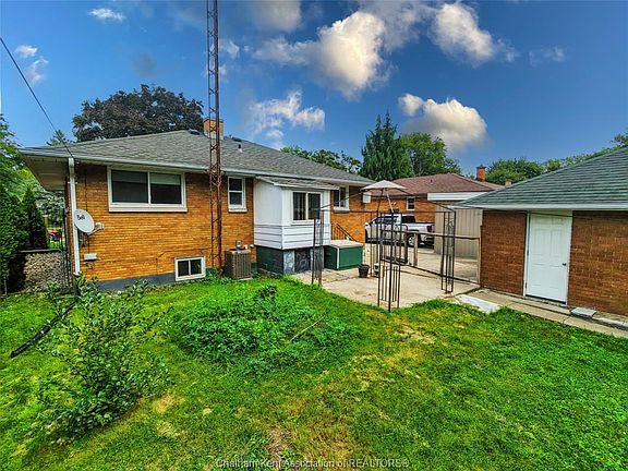 3rd image of 28 Woodland Ave