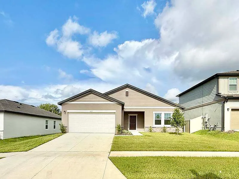 4 bed, 3.0 bath, 2164 sqft, $2,450 — Photo 2