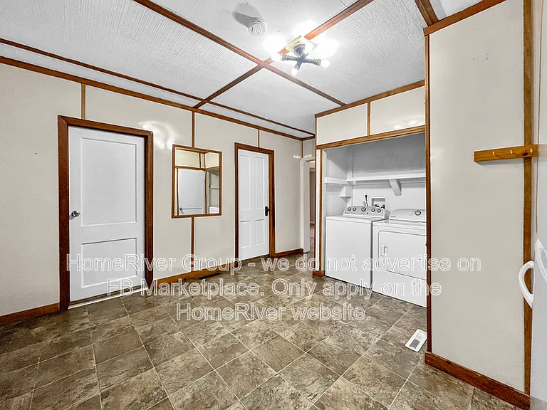 2304 Walnut St — Photo 5