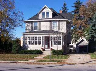530 N Hartwell Ave, Waukesha, WI 53186