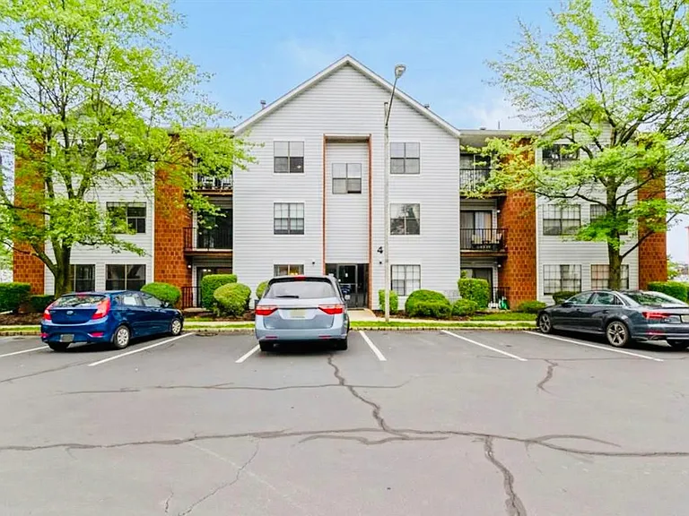 75 Keystone Ct #75 — Photo 3