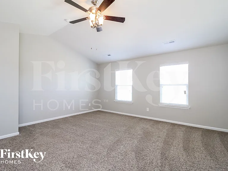 1438 Waverly St — Photo 9