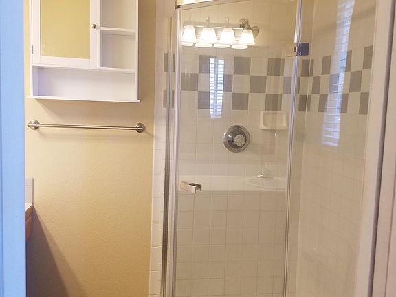 5th image of 3185 50th Ave