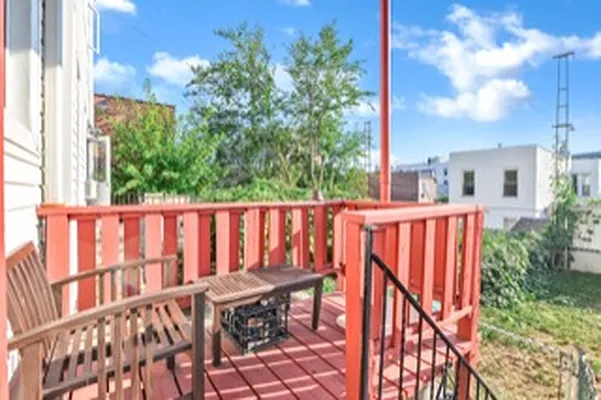 Rented by Halvatzis Realty | media 4