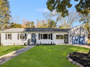 5 Pleasant View Cir, Smithfield, RI 02828